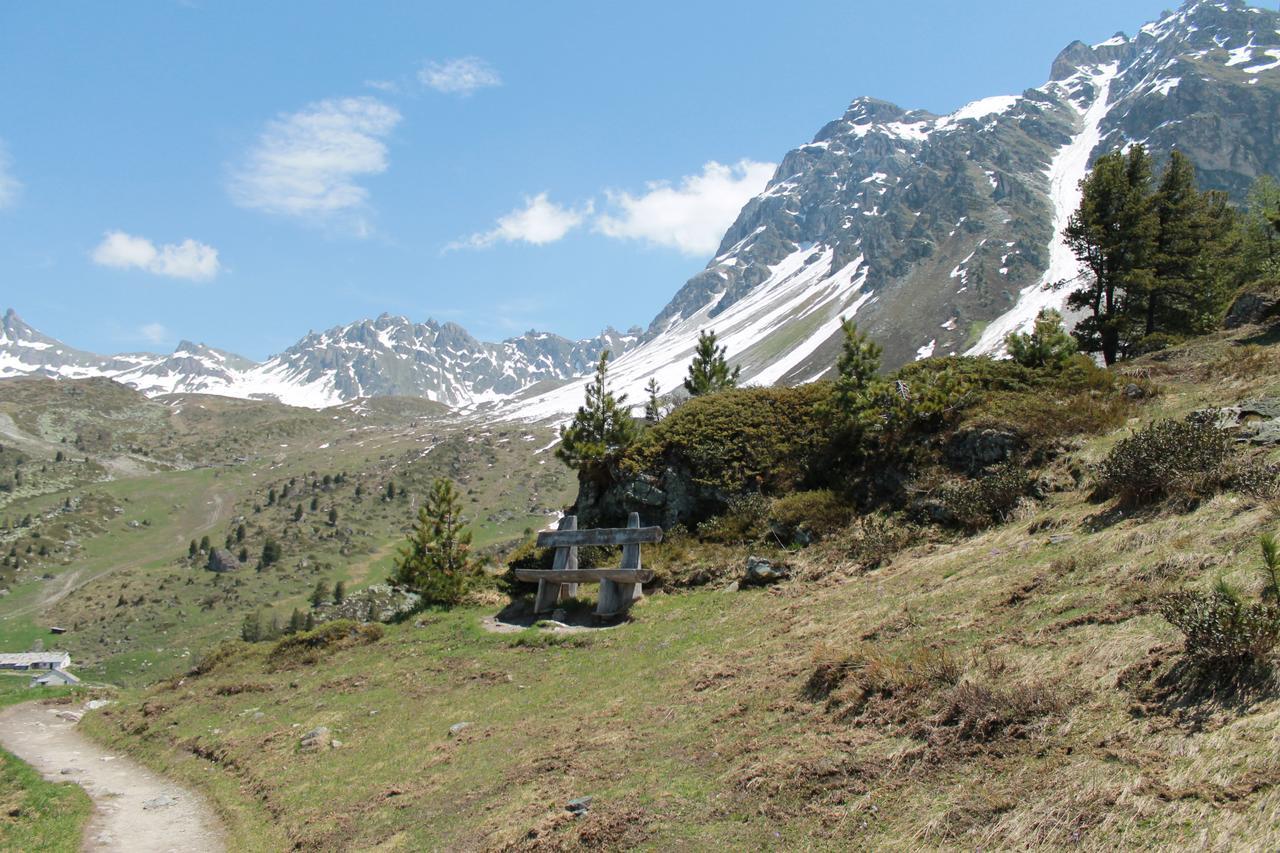 Hotel Weisshorn Sur St-Luc 2337M Saint-Luc Exterior photo